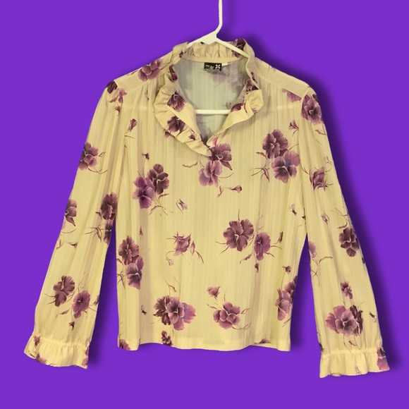 Petite Concepts - Cream Purple Pansies - Picture 1 of 6